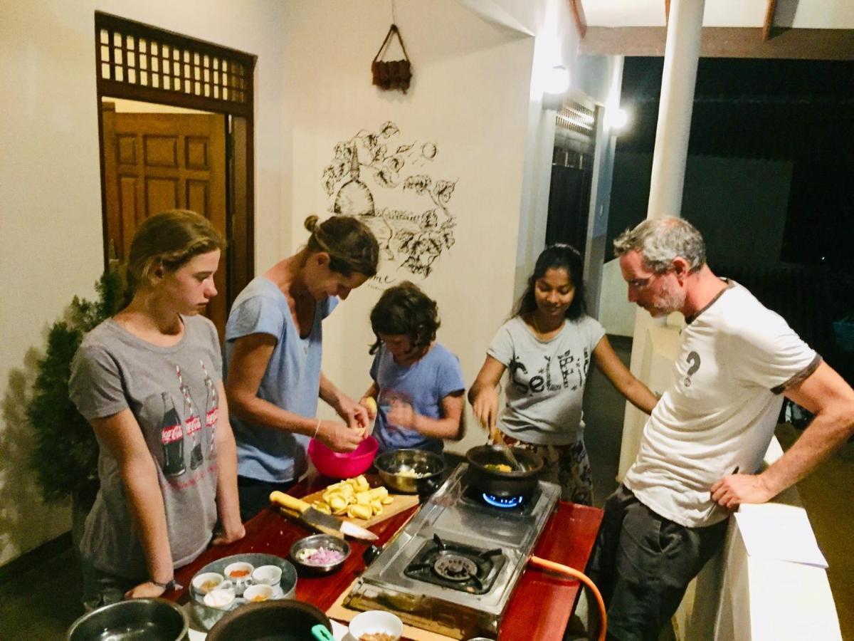 Sweet Home Tourist Rest, Cooking Classes & Tours Анурадхапура Экстерьер фото